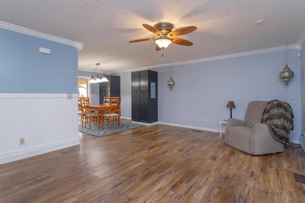 For Rent: $2,400 (3 beds, 2 baths, 1170 Square Feet)