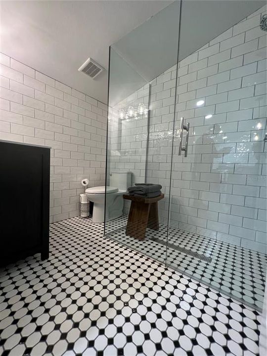 出租: $2,000 (1 贝兹, 1 浴室, 613 平方英尺)