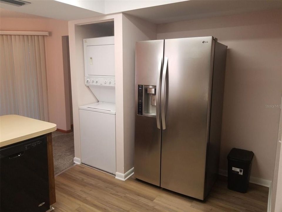 Active With Contract: $1,500 (2 beds, 2 baths, 1177 Square Feet)