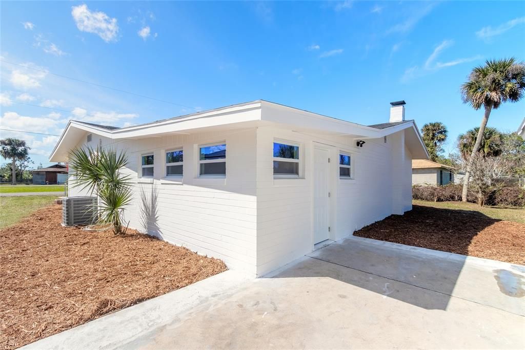 Recently Sold: $326,500 (3 beds, 2 baths, 1616 Square Feet)
