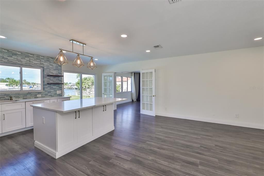 Active With Contract: $4,100 (3 beds, 2 baths, 1226 Square Feet)