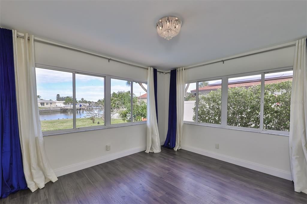 Active With Contract: $4,100 (3 beds, 2 baths, 1226 Square Feet)