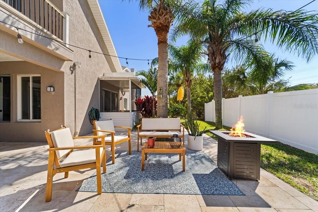 Active With Contract: $850,000 (3 beds, 3 baths, 2561 Square Feet)