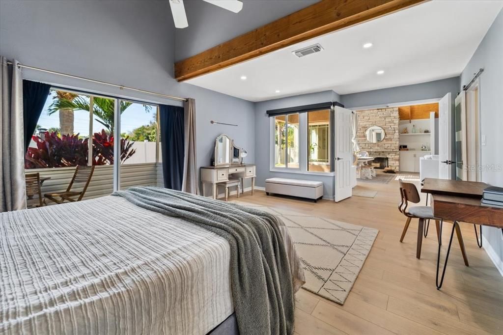Active With Contract: $850,000 (3 beds, 3 baths, 2561 Square Feet)
