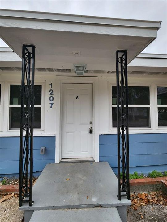 Recently Rented: $1,550 (2 beds, 1 baths, 775 Square Feet)