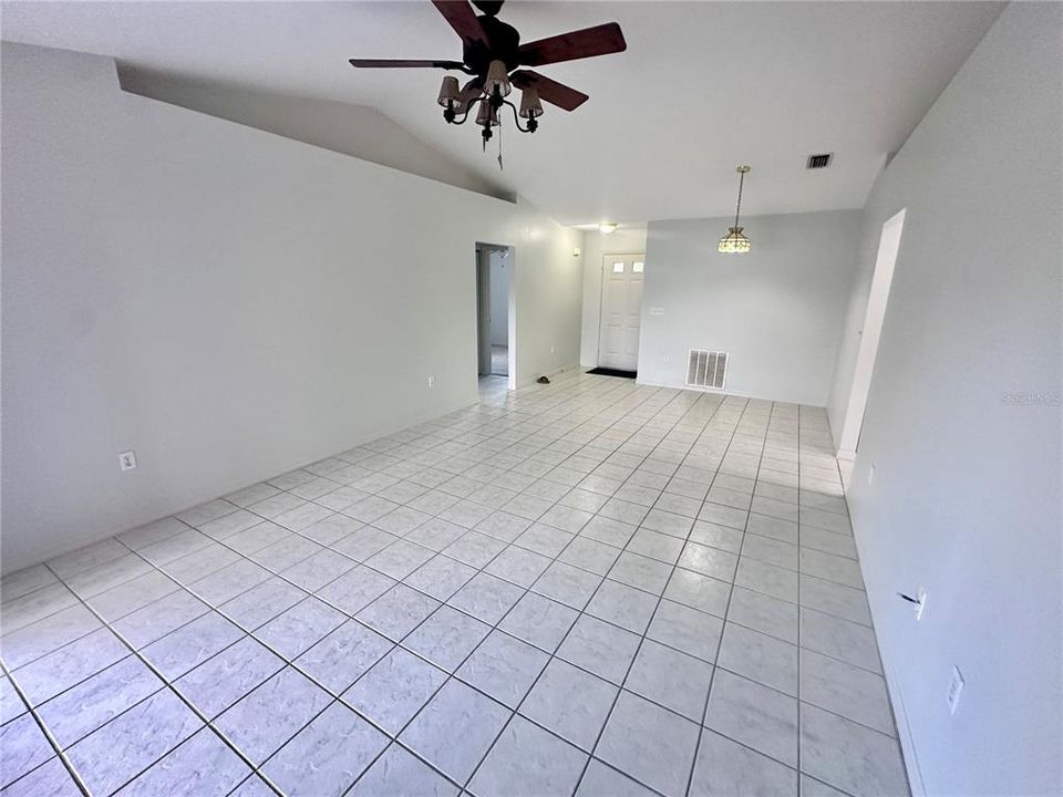 Active With Contract: $2,400 (3 beds, 2 baths, 1196 Square Feet)