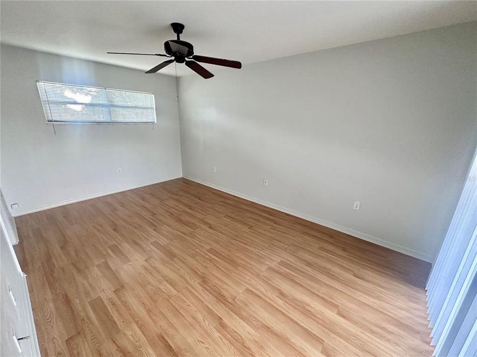 Active With Contract: $2,400 (3 beds, 2 baths, 1196 Square Feet)