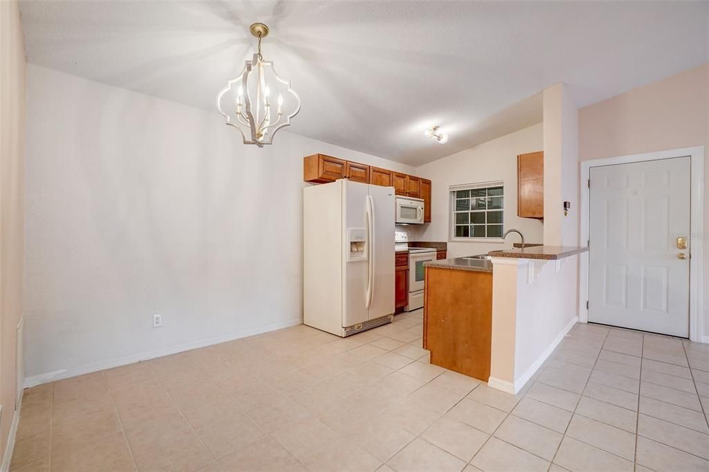 For Sale: $189,900 (2 beds, 2 baths, 1090 Square Feet)