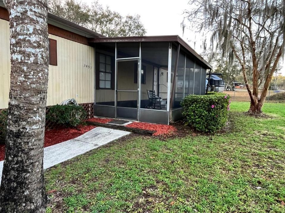 Recently Sold: $119,900 (2 beds, 1 baths, 784 Square Feet)