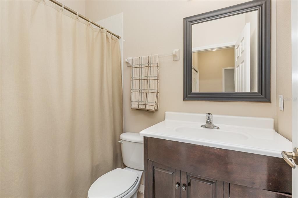Guest / 2nd bathroom with tub/shower combo