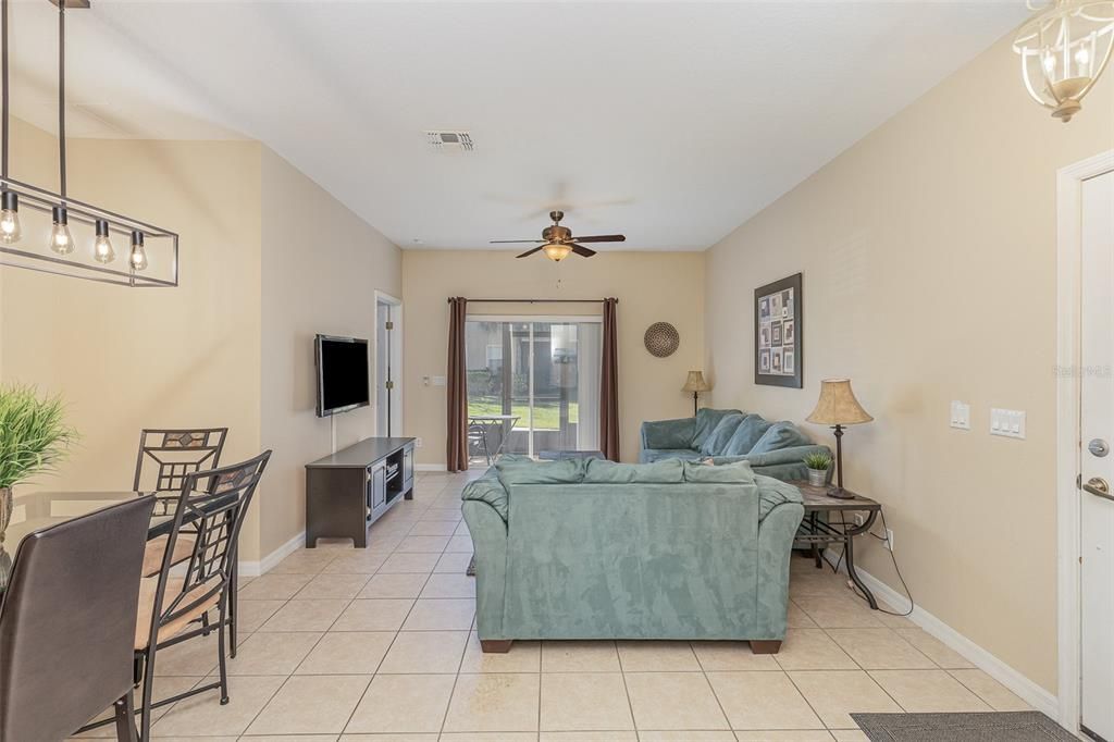 Recently Sold: $300,000 (3 beds, 2 baths, 1255 Square Feet)