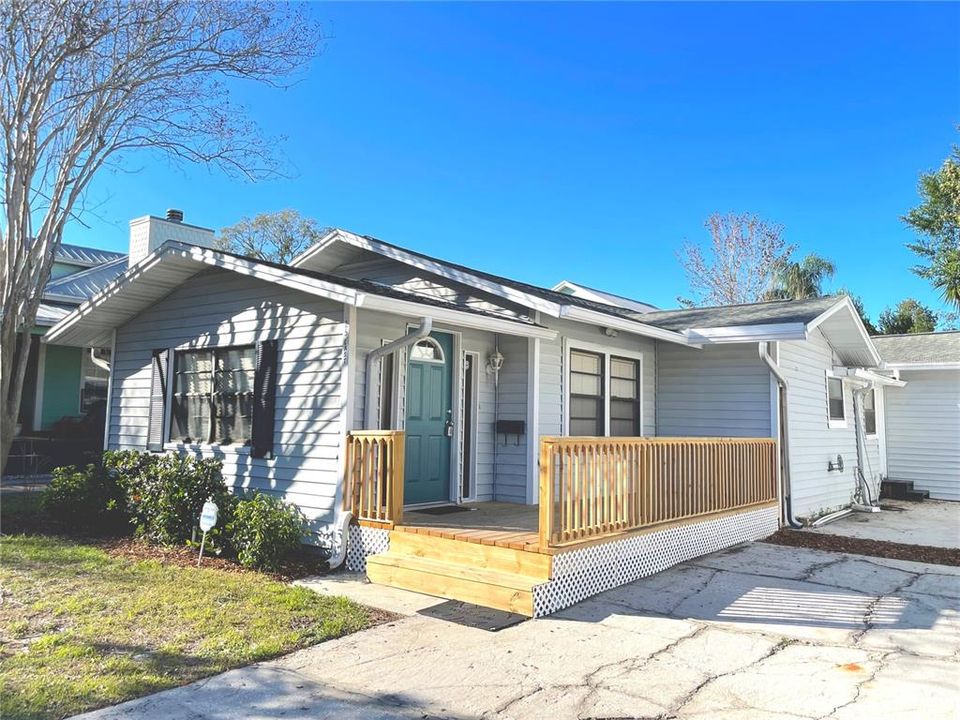 For Sale: $489,900 (3 beds, 2 baths, 1316 Square Feet)