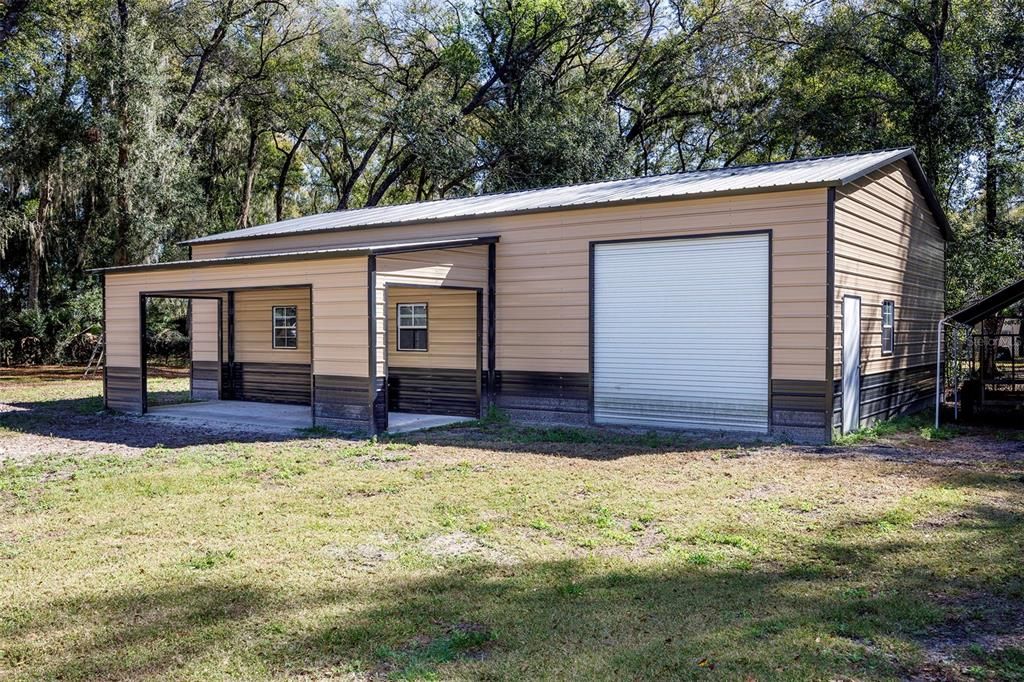 50x35 Workshop/Barn W/ roll up door & 2 walk in doors