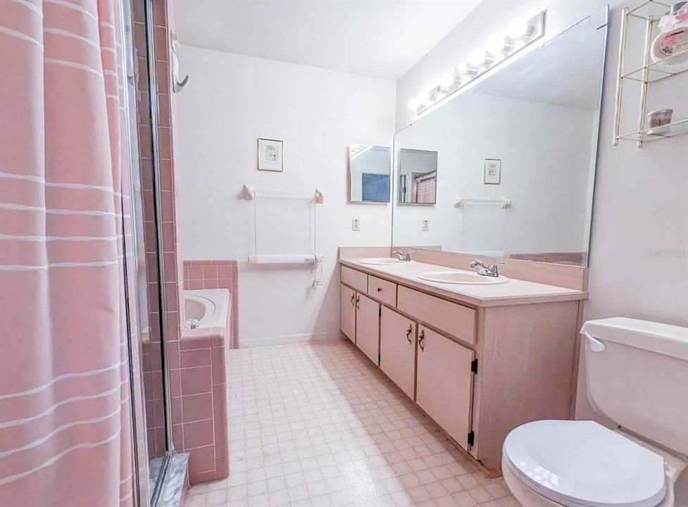 最近售出: $345,000 (3 贝兹, 2 浴室, 1780 平方英尺)