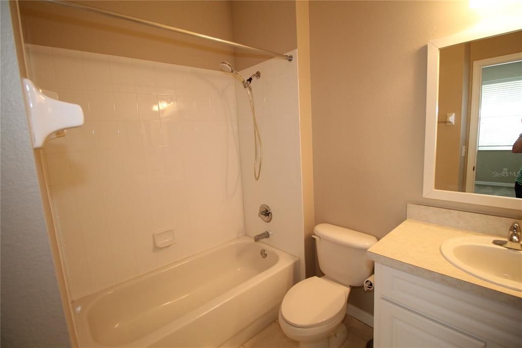 最近租的: $1,600 (2 贝兹, 2 浴室, 1093 平方英尺)