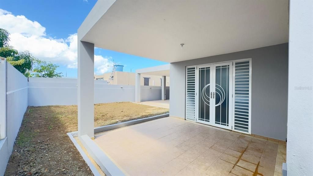 Vendido Recientemente: $295,000 (3 camas, 2 baños, 1350 Pies cuadrados)