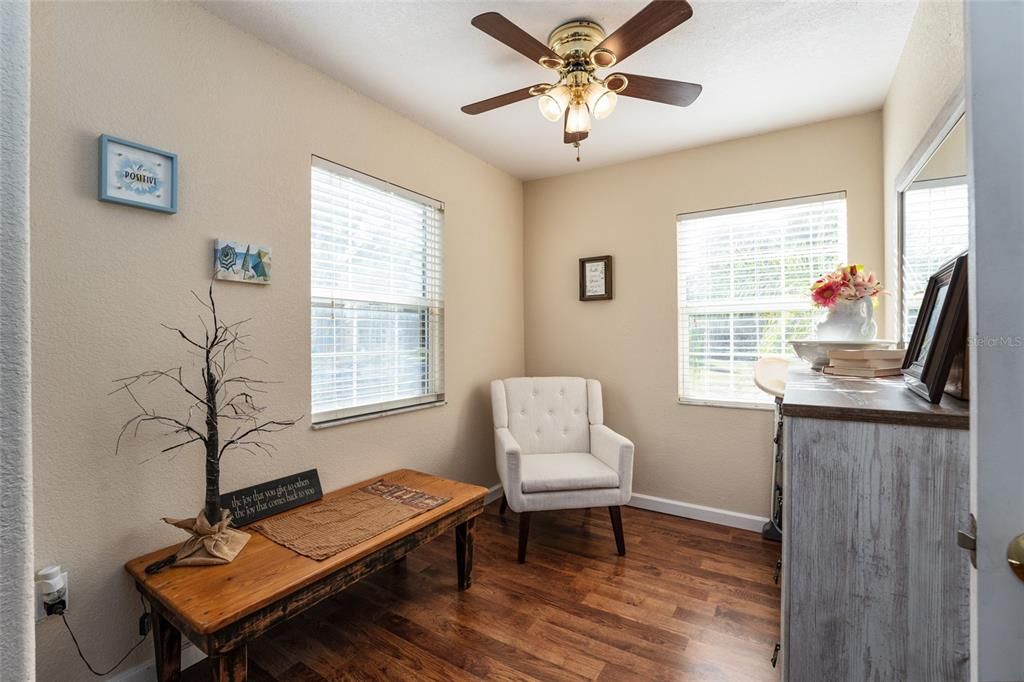 Recently Sold: $387,400 (3 beds, 1 baths, 1240 Square Feet)