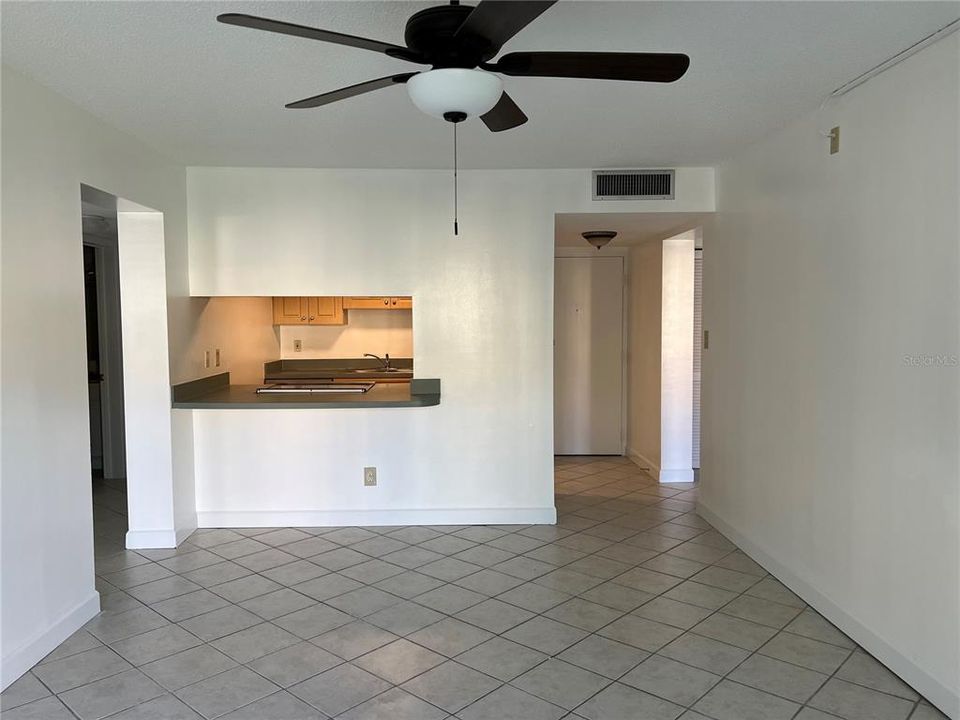 Active With Contract: $125,000 (2 beds, 2 baths, 1094 Square Feet)