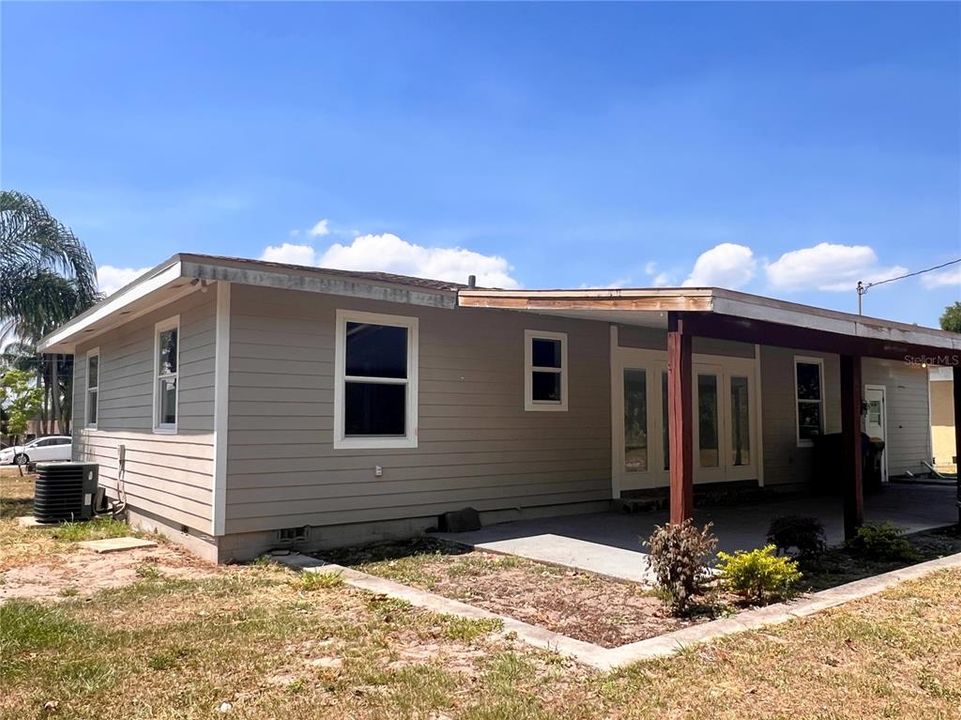Active With Contract: $165,000 (3 beds, 1 baths, 1160 Square Feet)