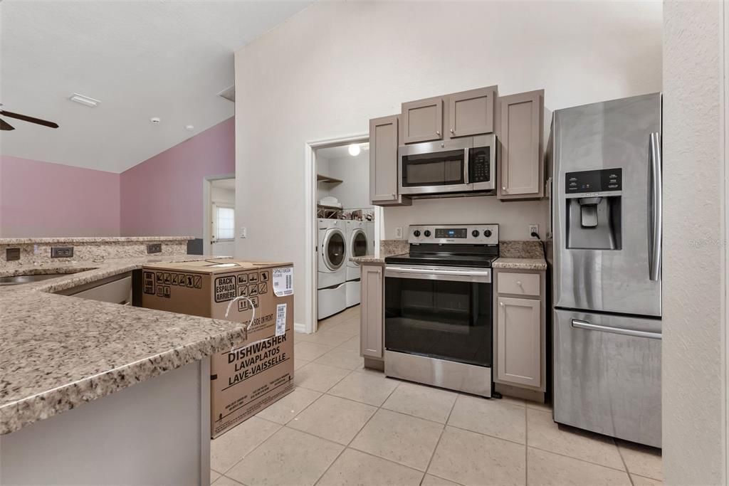 Active With Contract: $575,000 (3 beds, 2 baths, 1674 Square Feet)