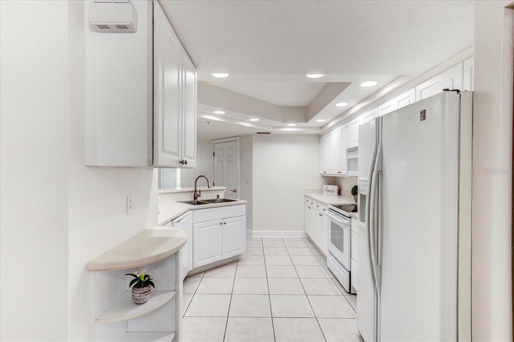 Plenty of Storage space in this Kitchen!