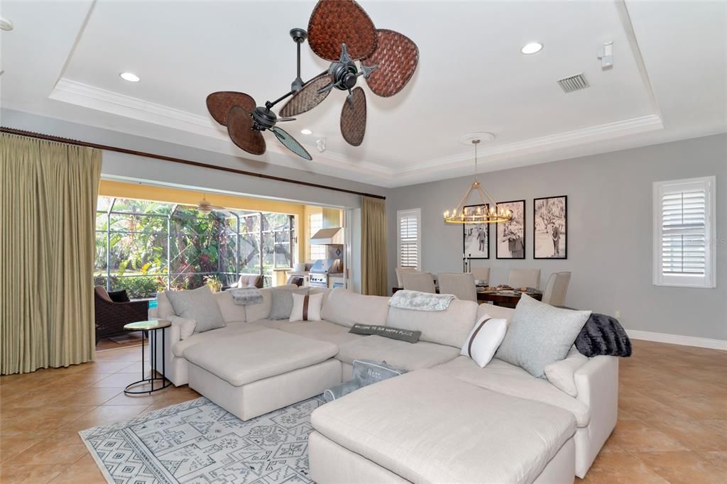Active With Contract: $710,000 (3 beds, 2 baths, 1913 Square Feet)