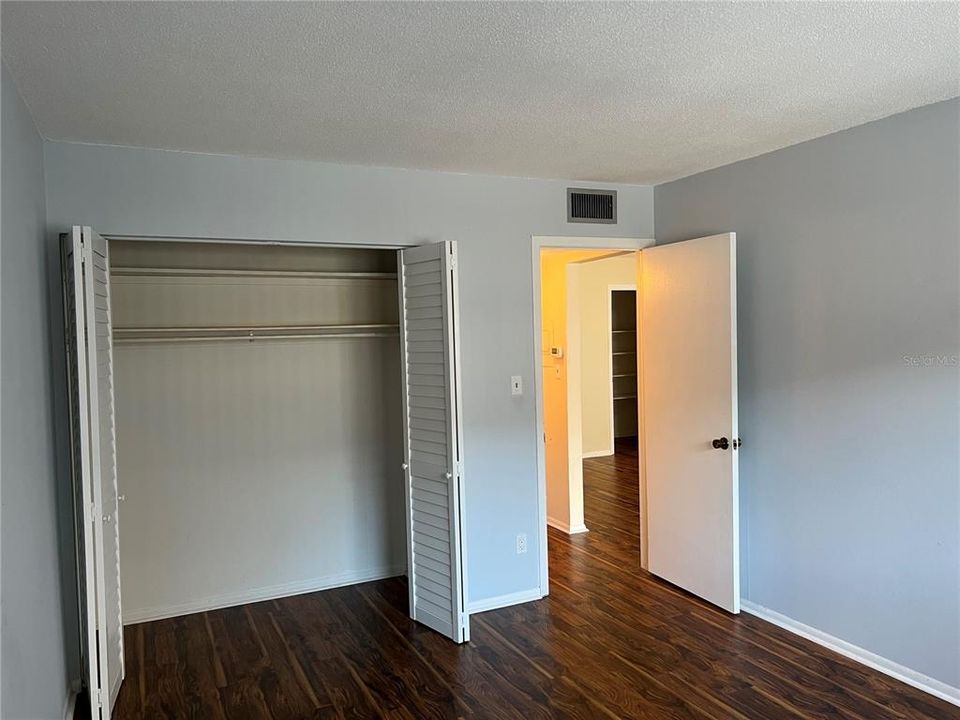 Active With Contract: $1,350 (1 beds, 1 baths, 667 Square Feet)