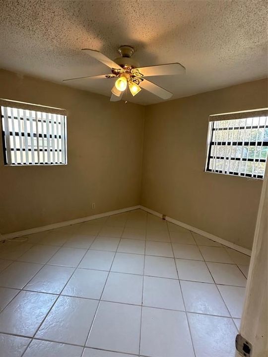 For Rent: $2,600 (2 beds, 1 baths, 908 Square Feet)