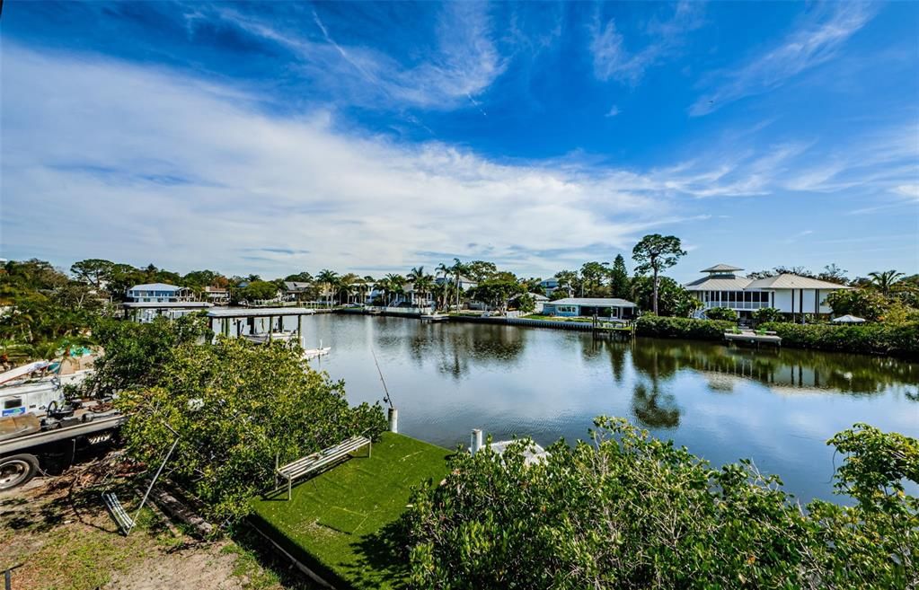 For Sale: $850,000 (2 beds, 2 baths, 1420 Square Feet)