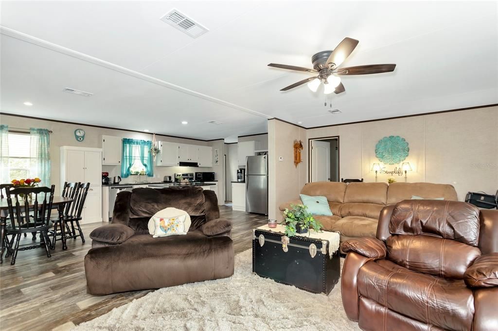 Active With Contract: $499,000 (3 beds, 2 baths, 1512 Square Feet)