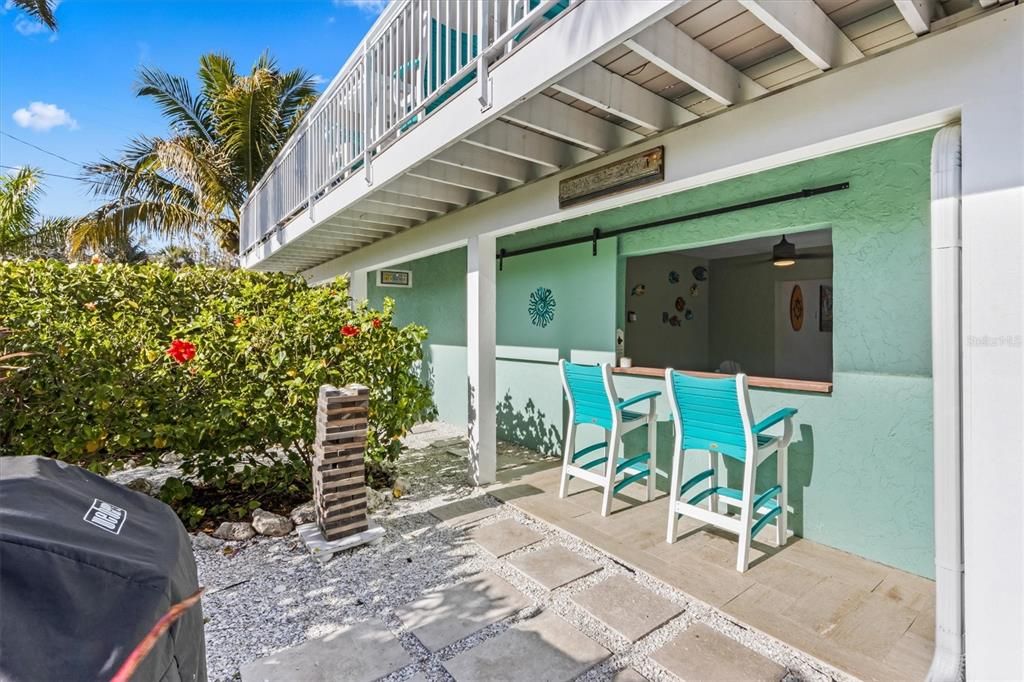 Active With Contract: $1,995,000 (3 beds, 2 baths, 1804 Square Feet)