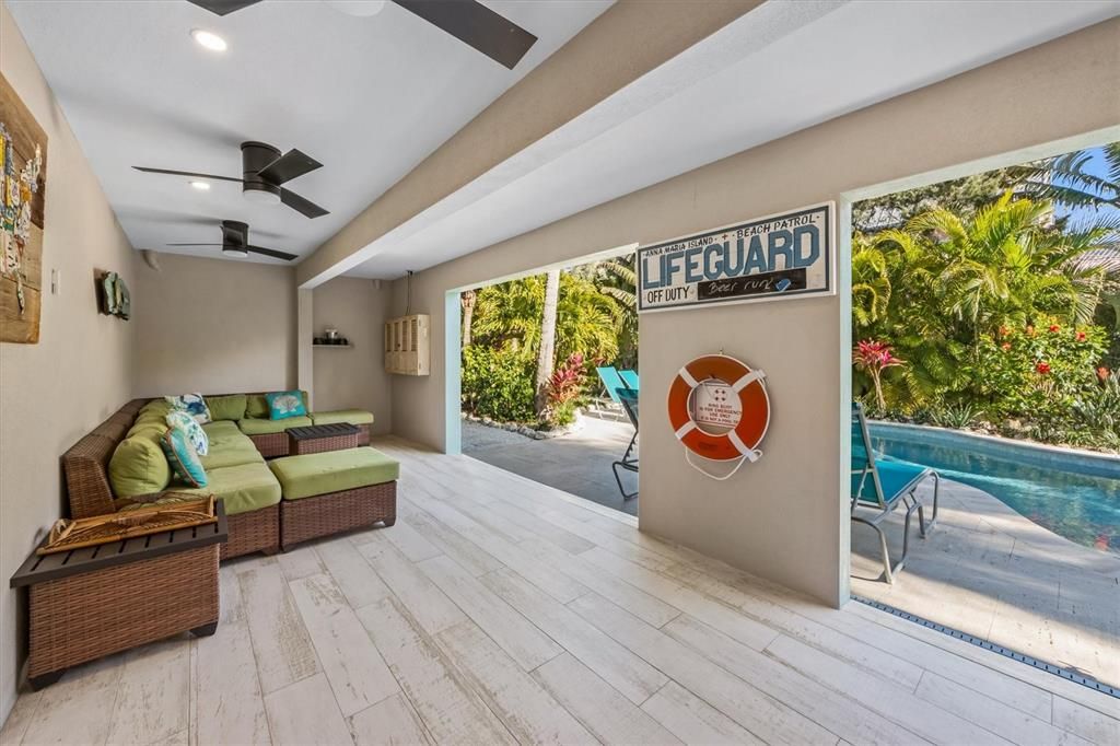 Active With Contract: $1,995,000 (3 beds, 2 baths, 1804 Square Feet)