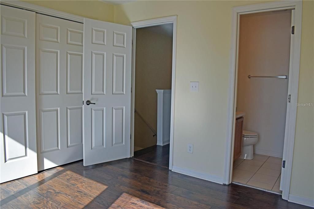 Active With Contract: $2,000 (2 beds, 2 baths, 1200 Square Feet)