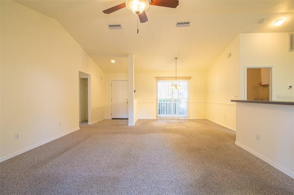 Recently Sold: $324,000 (3 beds, 2 baths, 1324 Square Feet)