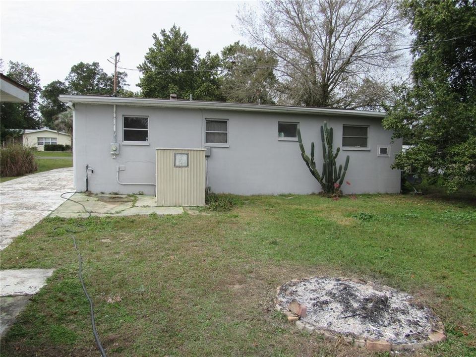 Recently Sold: $173,500 (2 beds, 1 baths, 1115 Square Feet)