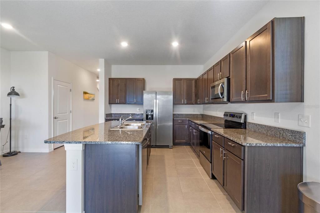 For Sale: $275,000 (3 beds, 2 baths, 1812 Square Feet)