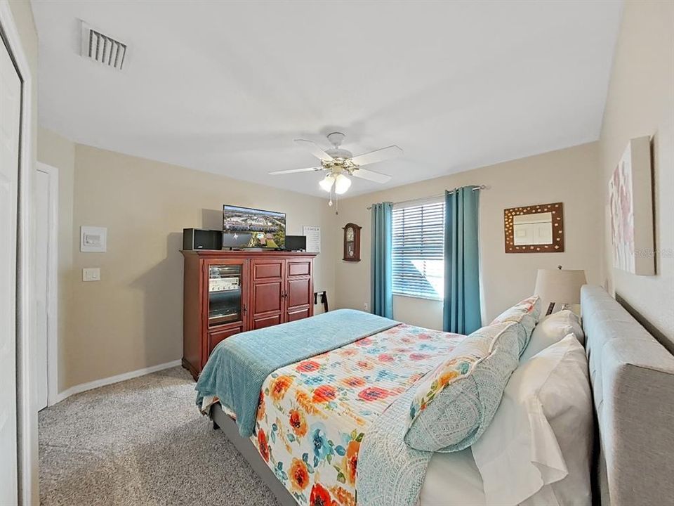 For Sale: $470,000 (3 beds, 2 baths, 1971 Square Feet)