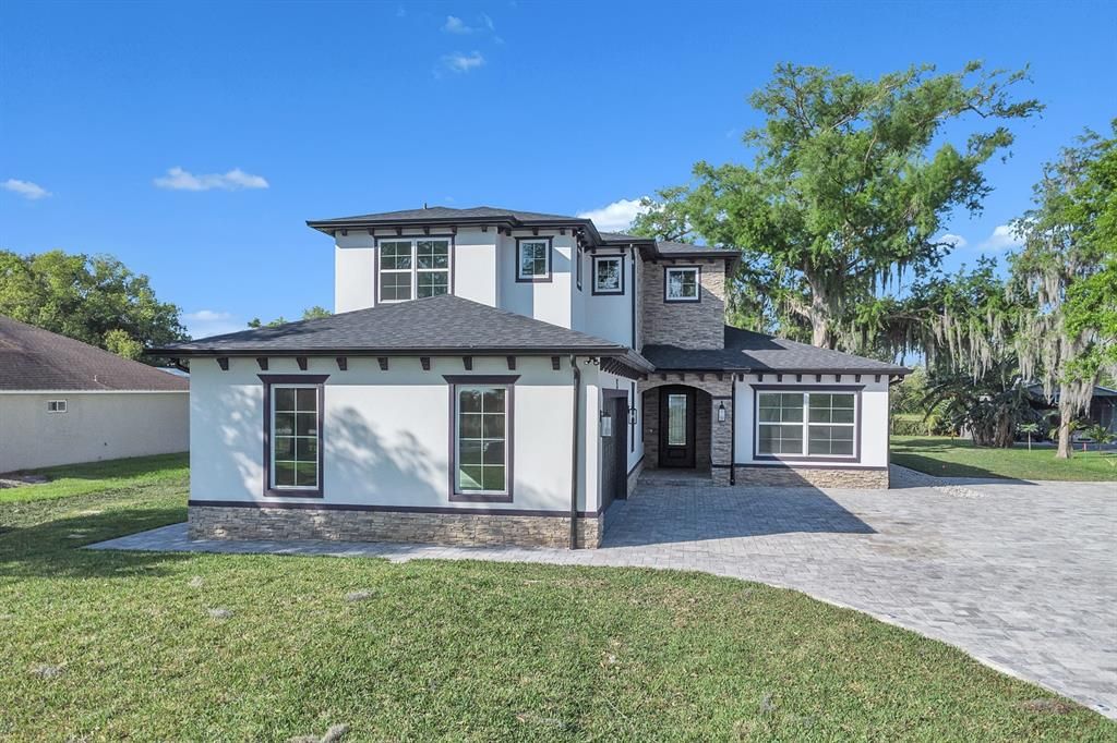Recently Sold: $890,000 (4 beds, 3 baths, 2668 Square Feet)