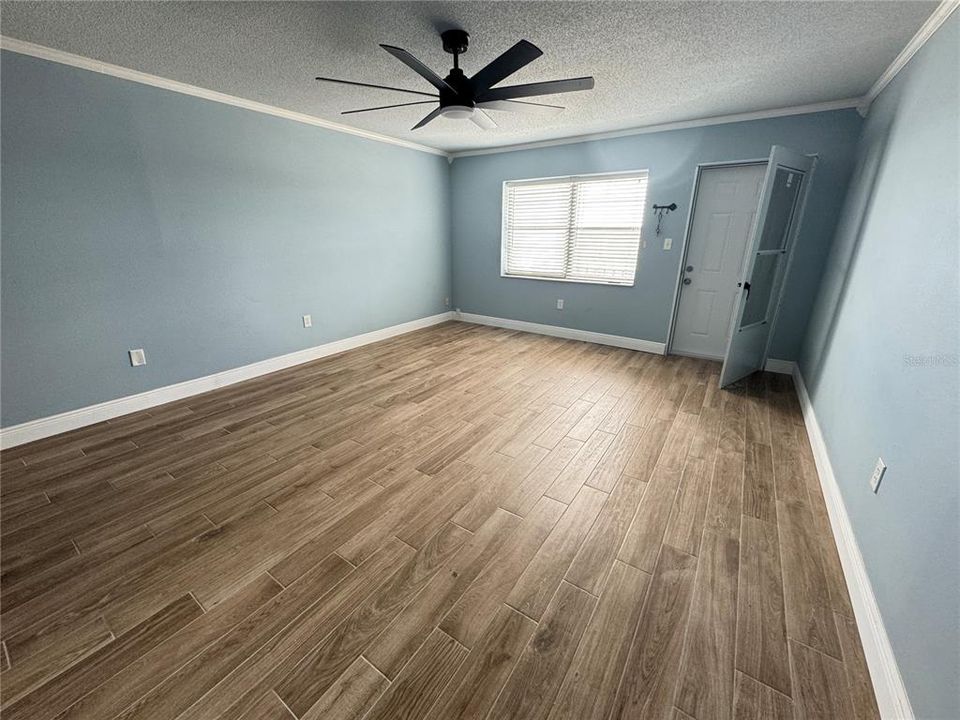 For Sale: $145,000 (1 beds, 1 baths, 772 Square Feet)