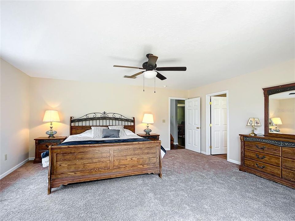 Active With Contract: $1,175,000 (3 beds, 2 baths, 2368 Square Feet)