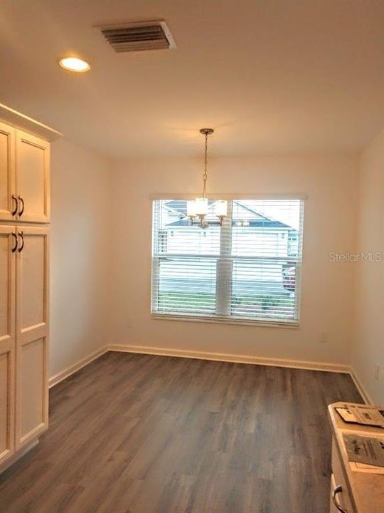 Recently Rented: $2,200 (3 beds, 2 baths, 1569 Square Feet)