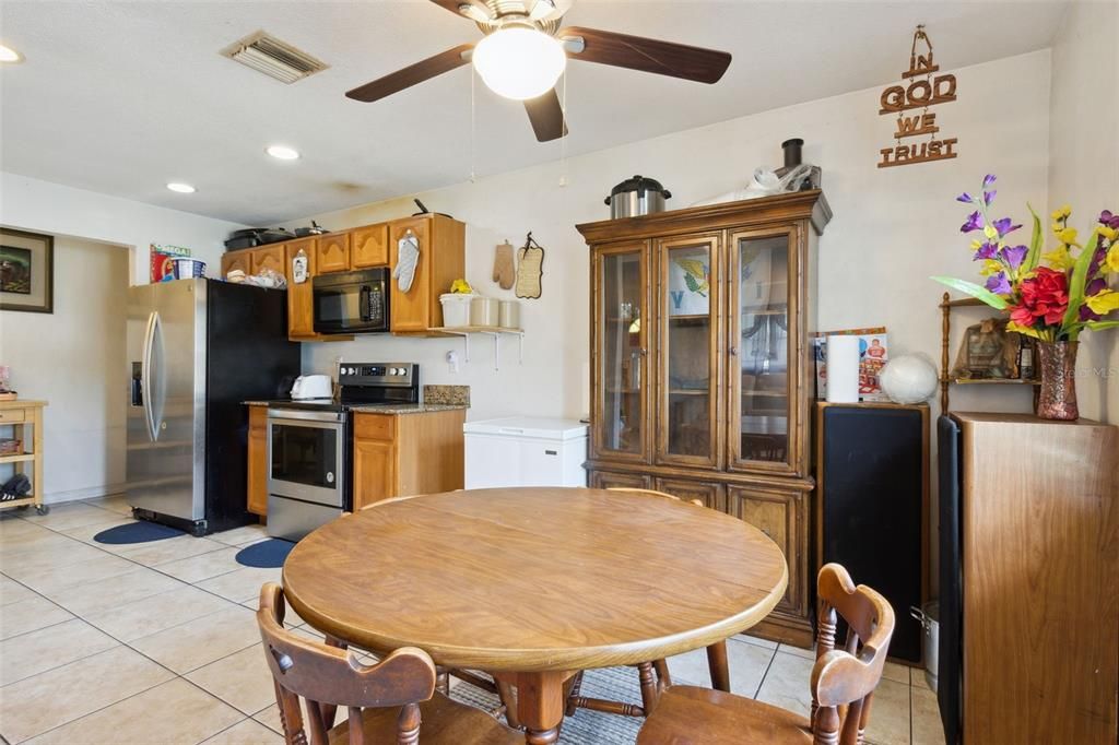 For Sale: $220,000 (3 beds, 2 baths, 1100 Square Feet)
