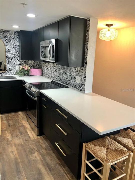 Recently Rented: $2,800 (2 beds, 1 baths, 983 Square Feet)