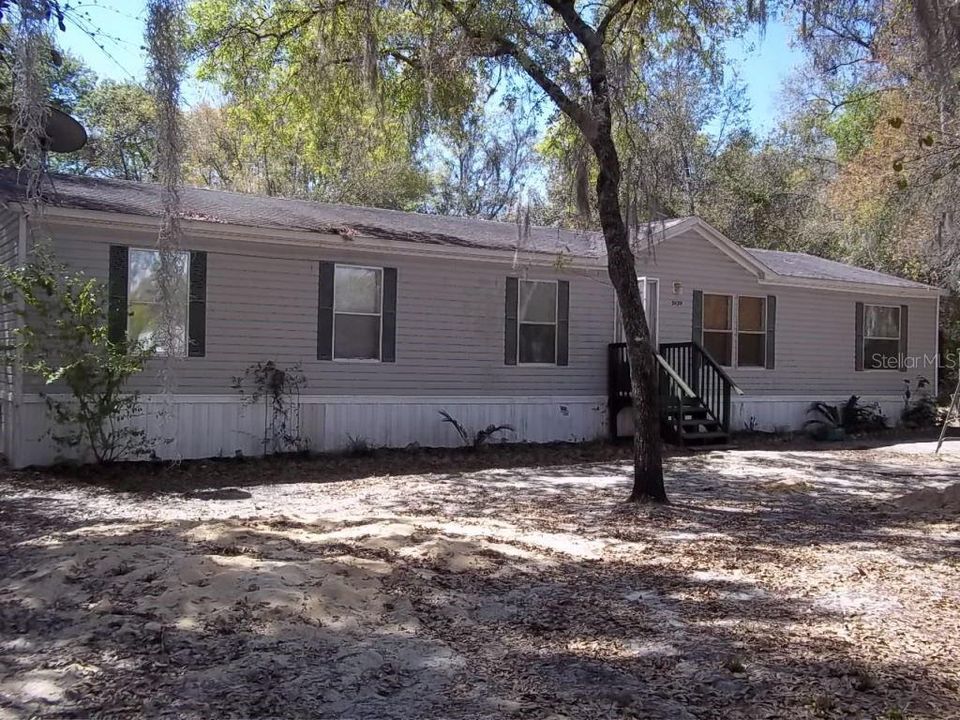 Active With Contract: $1,950 (4 beds, 2 baths, 1800 Square Feet)