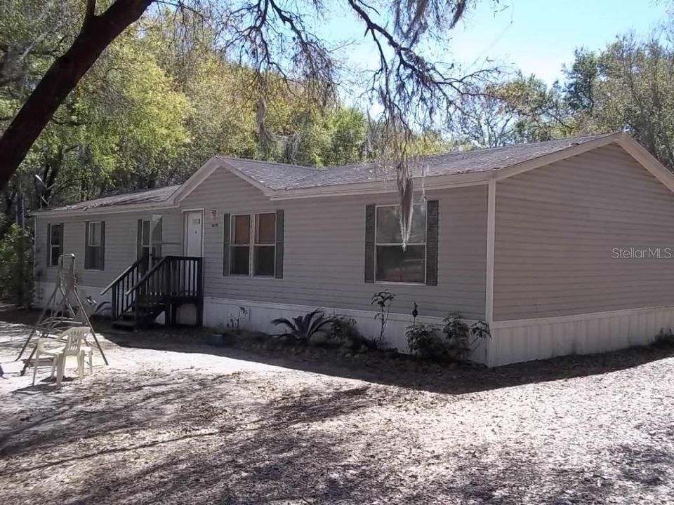 Active With Contract: $1,950 (4 beds, 2 baths, 1800 Square Feet)