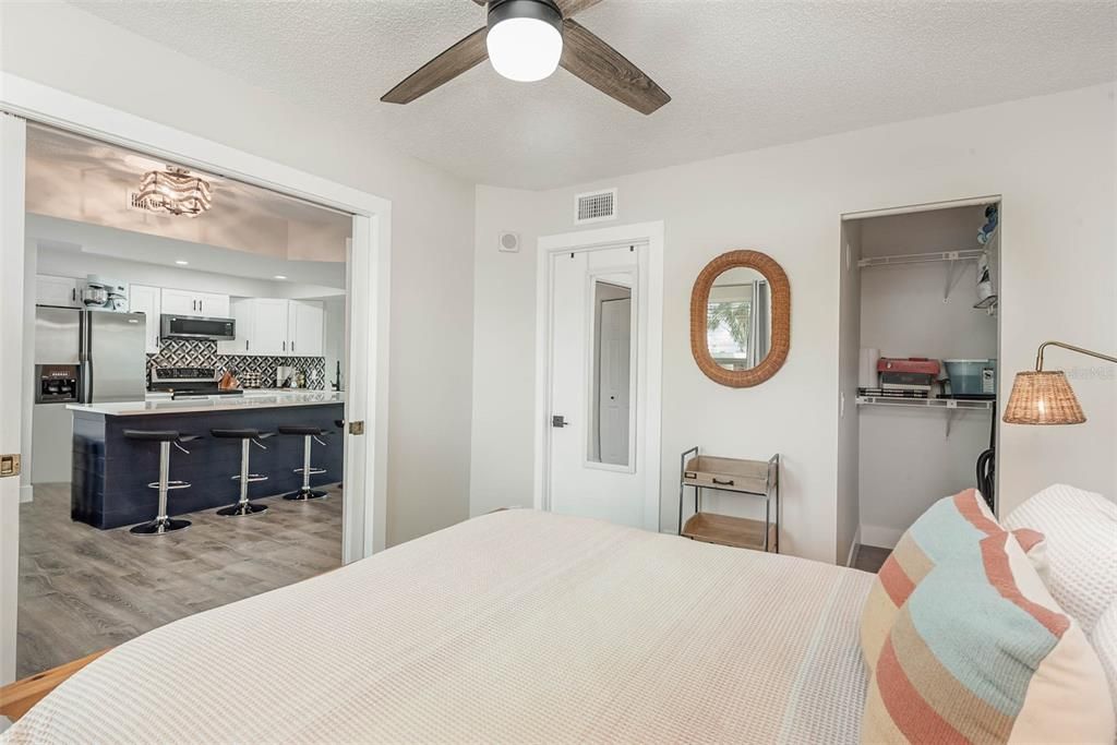 For Sale: $529,900 (2 beds, 2 baths, 1120 Square Feet)