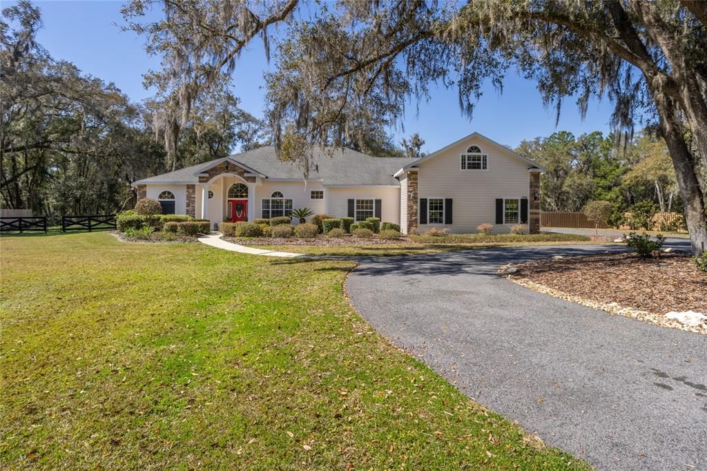 Recently Sold: $950,000 (5 beds, 3 baths, 3317 Square Feet)