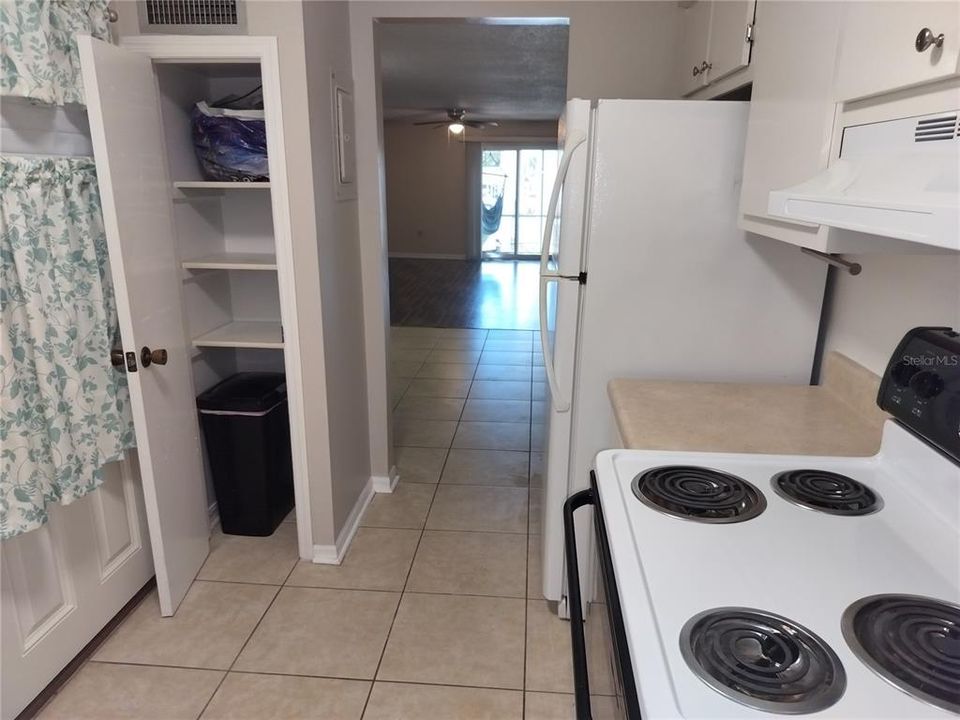 For Sale: $145,000 (2 beds, 2 baths, 1077 Square Feet)