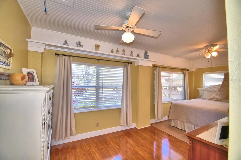 Recently Sold: $399,000 (2 beds, 2 baths, 1786 Square Feet)