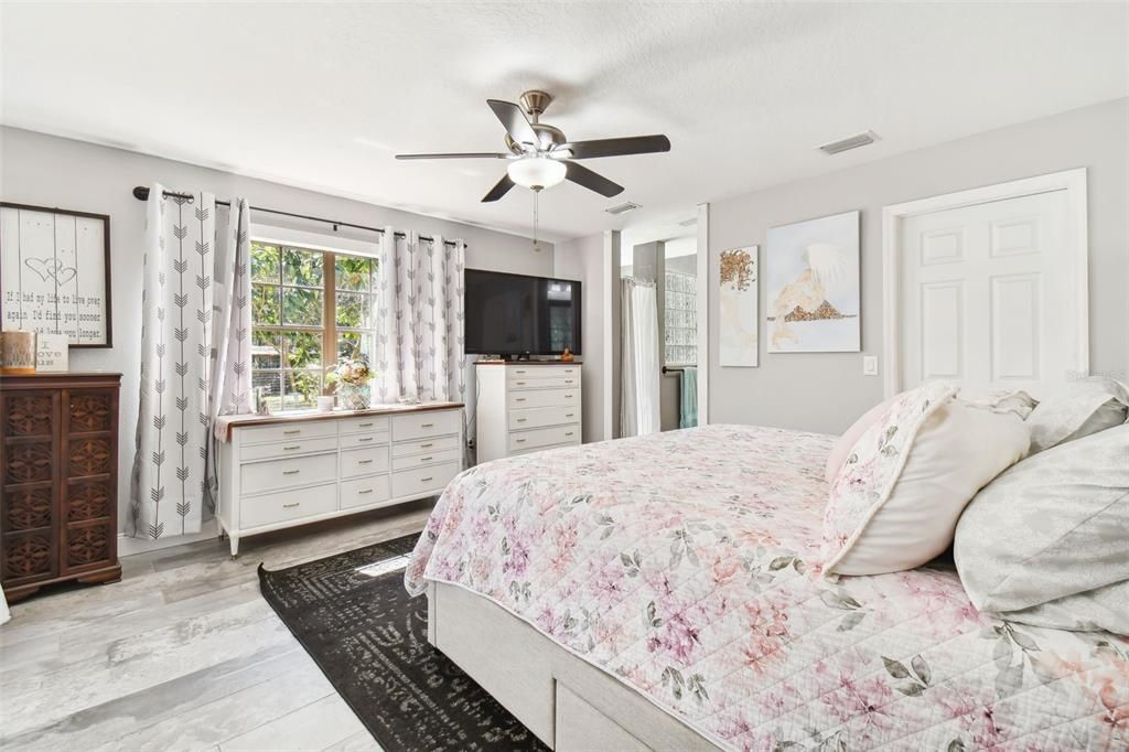 Recently Sold: $630,000 (3 beds, 2 baths, 1872 Square Feet)